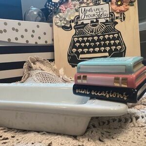 Nora Fleming Books Mini
NEW, rare- hard to find
 book clubs, teachers, librarian